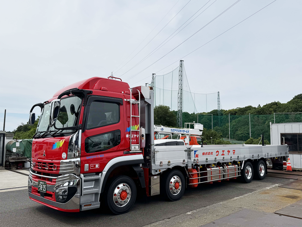 低床大型トラック平ボディ車