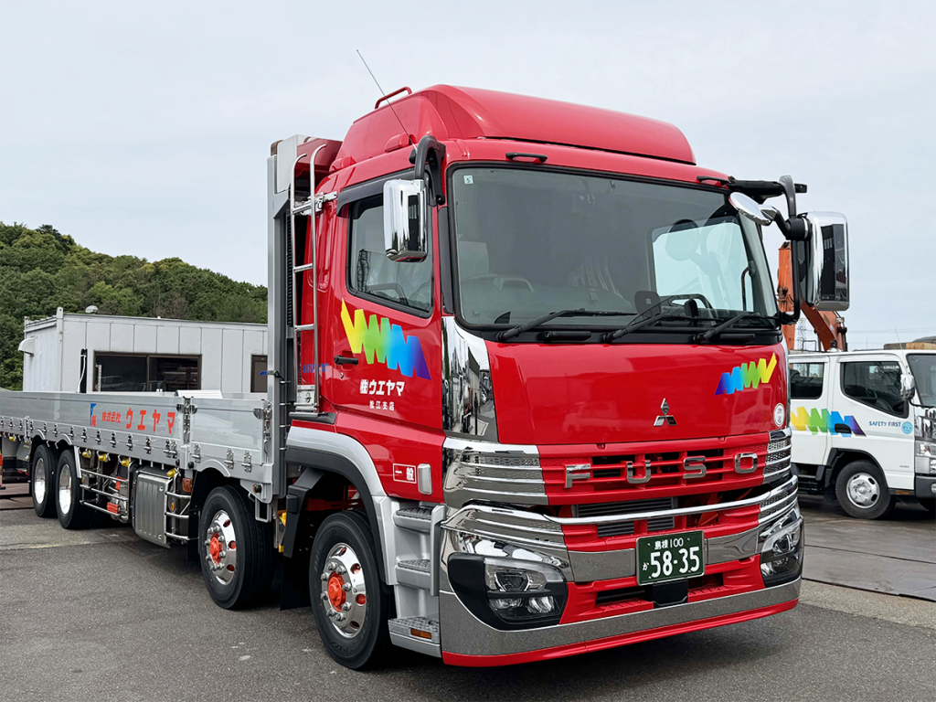 低床大型トラック平ボディ車